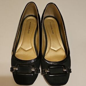 Bandolino Black Flats with Decorative Buckle Element, Size 8.5
